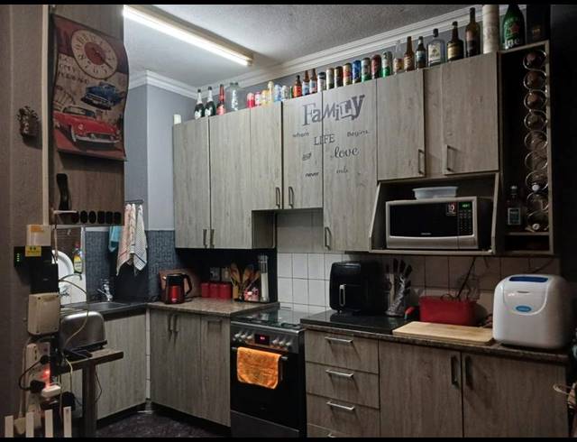 2 BEDROOM APARTMENT FOR SALE IN WHITE RIVER EXT 3